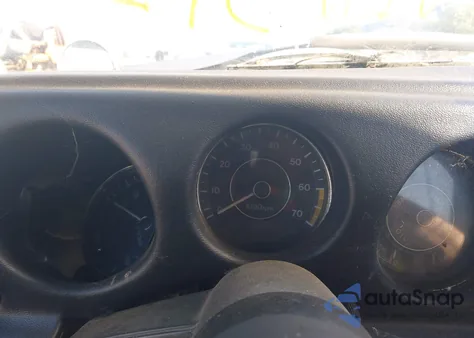 1974 Datsun 210 z USA, uszkodzony, nr VIN LOT-1-44664210